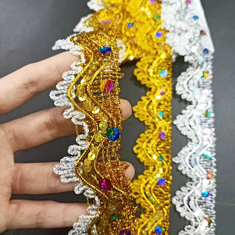 कपड़े के सामान सोने और चांदी की धातु सीमा लेस ट्रिम मल्टीकलर सेक्विन गोल्ड थ्रेड मेटैलिक लेस ट्रिम